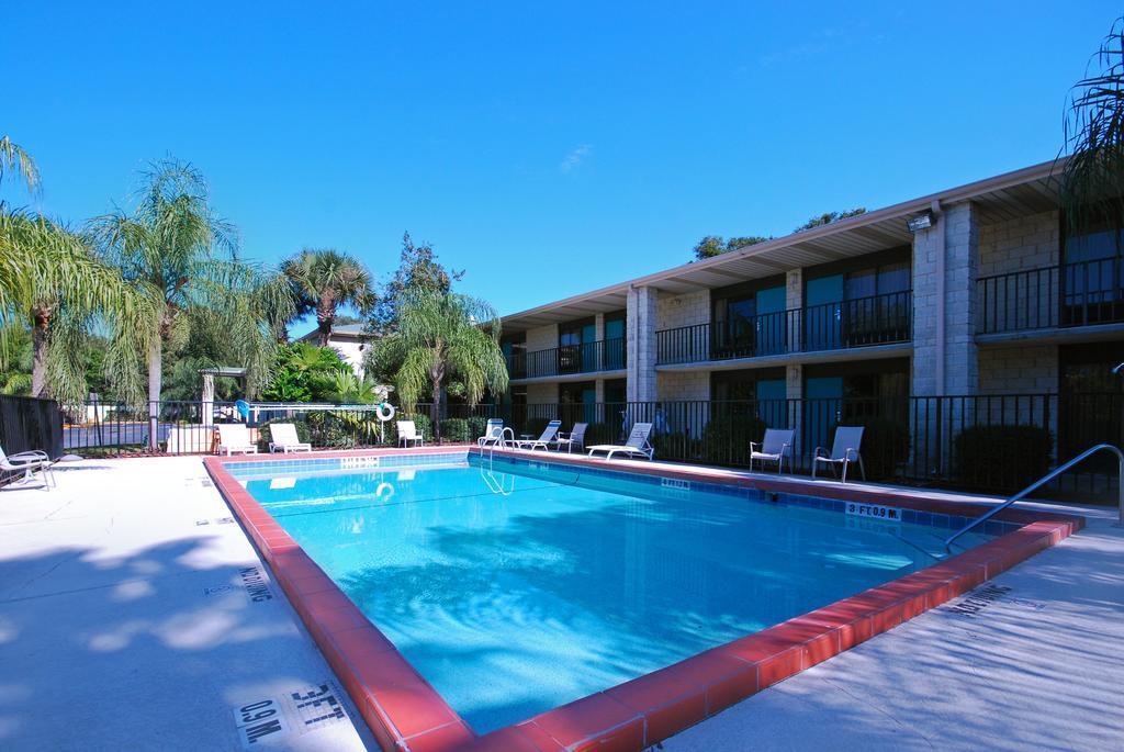 Quality Inn & Suites Orlando Airport Ngoại thất bức ảnh