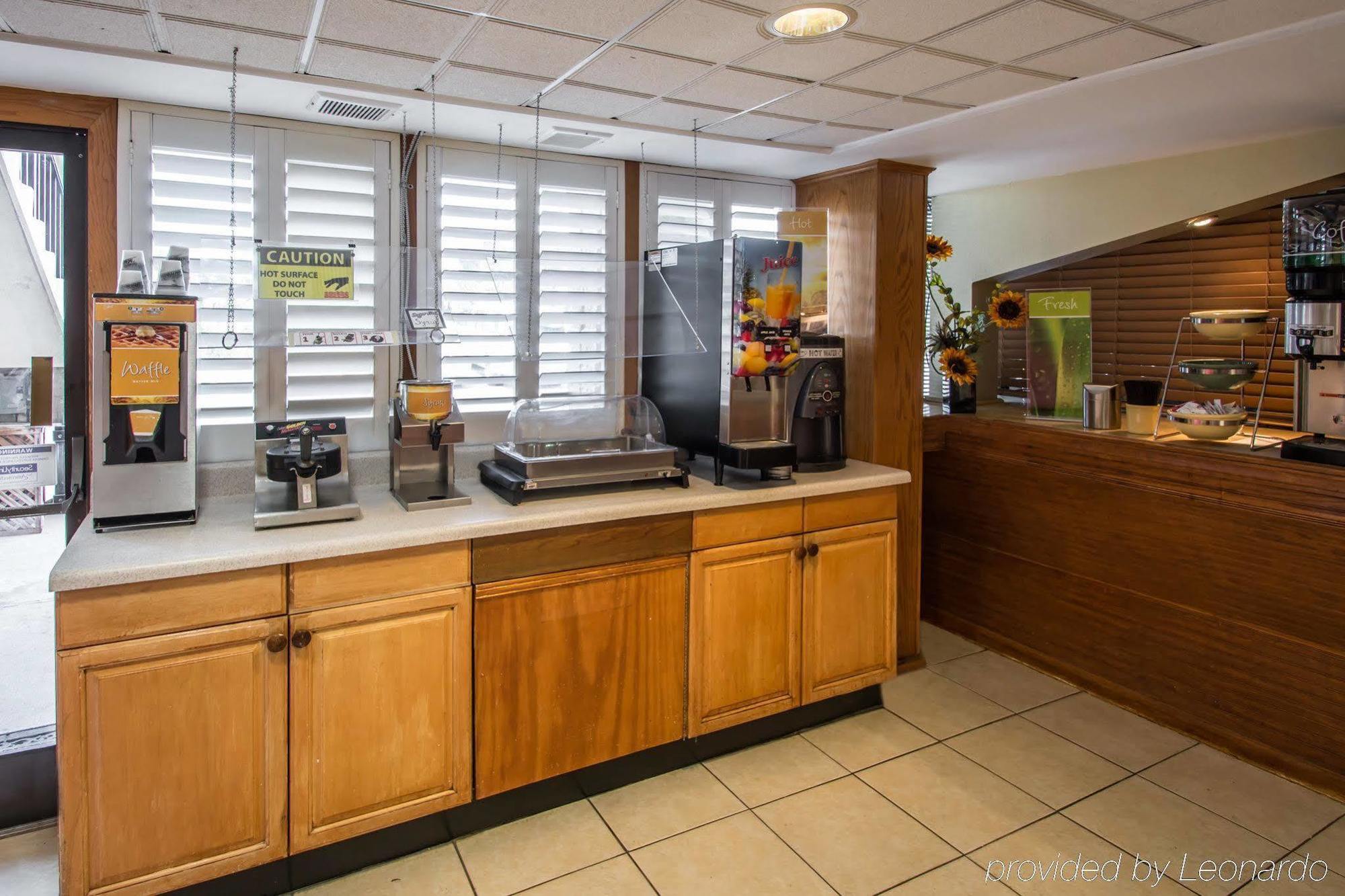 Quality Inn & Suites Orlando Airport Ngoại thất bức ảnh