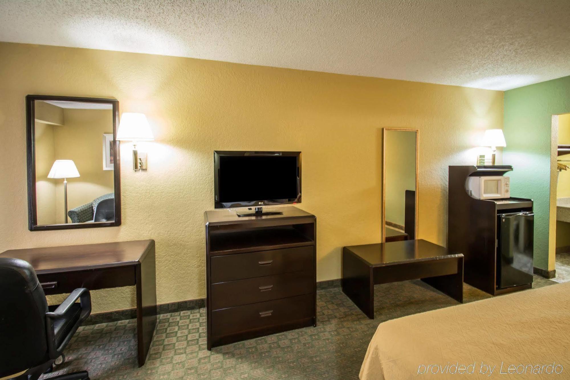 Quality Inn & Suites Orlando Airport Ngoại thất bức ảnh