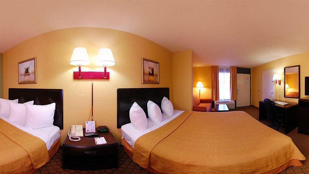 Quality Inn & Suites Orlando Airport Ngoại thất bức ảnh